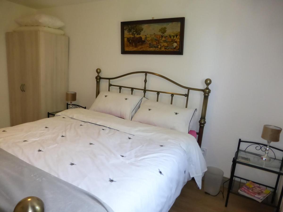 Chez Kate Bed & Breakfast Charroux  Exterior photo